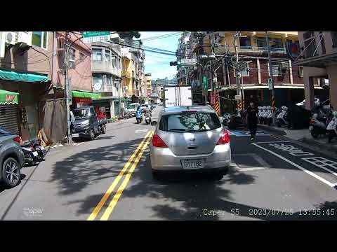 【760-EPU】跨越雙黃線，逆向行駛。