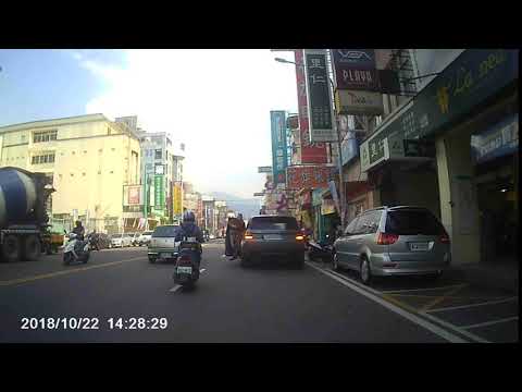 AZQ 7818 併排停車1