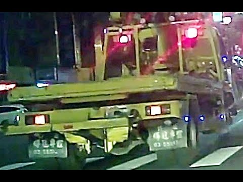 【6107-TB】夜間紅燈左轉,拖吊車闖紅燈PICT1344