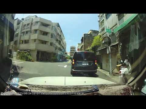 租賃車 大貨車｜違規停車致使後車需跨越雙黃線繞過違規車輛｜併排停車