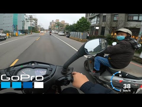 阿伯 麻煩請你兩邊車都看一下好嗎  只看靠近自己的就完事！？  