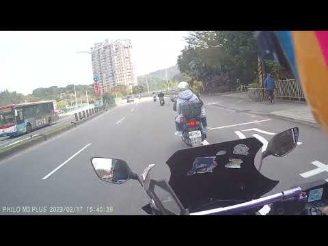 三寶蠻討厭這種騎不快硬要騎到你面前的