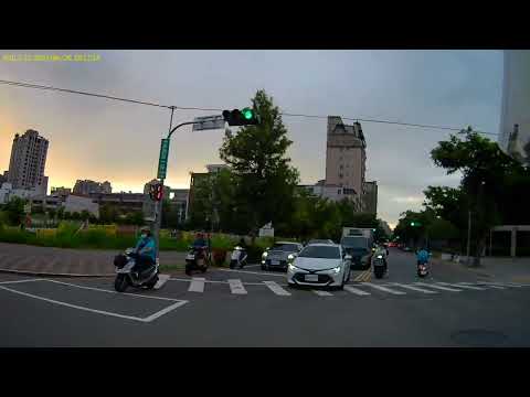 智障三寶逆向 。台中