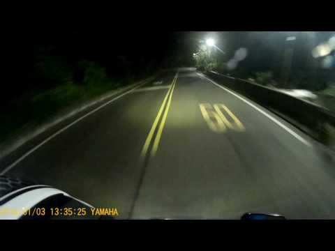 泰林路計程車違規跨越雙黃線超車