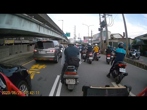 【NJR-5032】違規跨越槽化線 (已舉發)