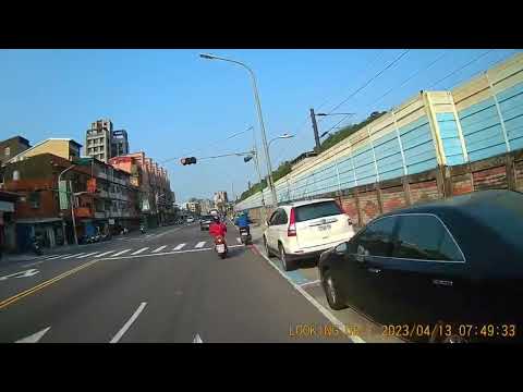 三寶闖紅燈2段式轉彎（舉發成功一張）-