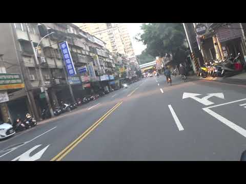 三寶闖紅燈.mp4 | WoWtchout - 你在路我在錄