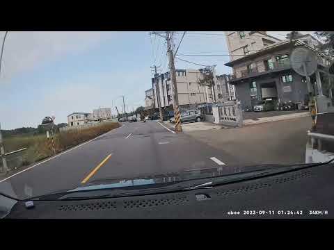 想進水溝玩一會