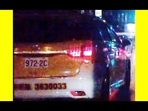 【972-2C】小黃雨天夜間闖紅燈PICT4281