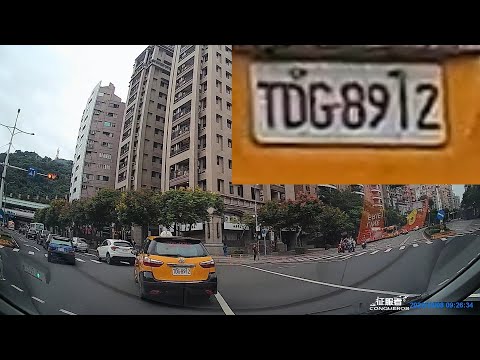 【TDG-8912】計程車左轉彎未打方向燈