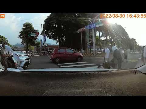 三寶騎士般馬線上不禮讓行人結果......