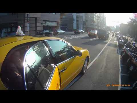 誇張的計程車司機與乘客