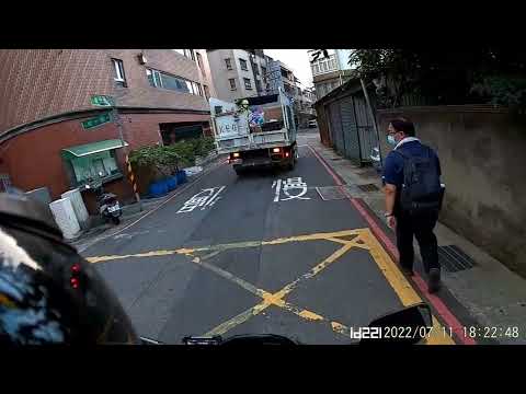 呃...妳要轉出來的時候跟本沒在看ㄟ！ 