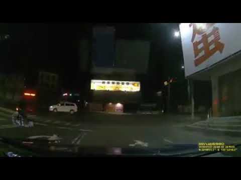 1.轉彎差點被逆向三寶買單...