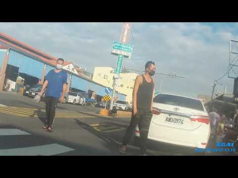 【AWU-0976】並排違規停車佔用機車道