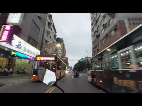 這條路真的是群魔亂舞  