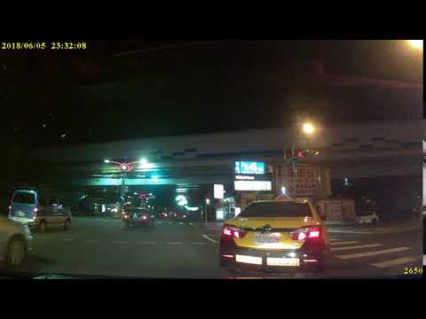 【TDJ-0228】計程車號右轉彎未依規定使用方向燈