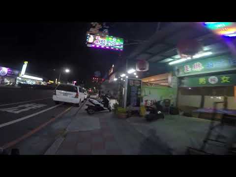 台南行人地獄日常師爺給大家示範示範人行道停車