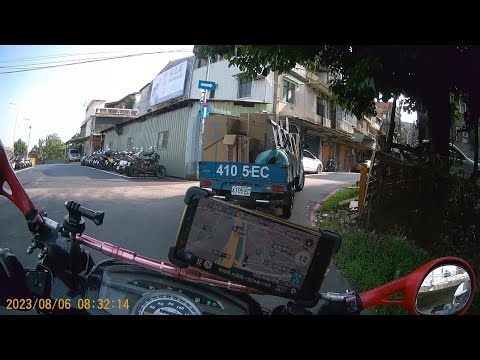 【4105-EC】轉彎未打方向燈 (已舉發)