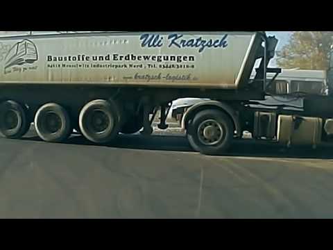 台灣車禍 車禍真是太恐怖了 請大家出門在外一定要小心阿別在當路上三寶了