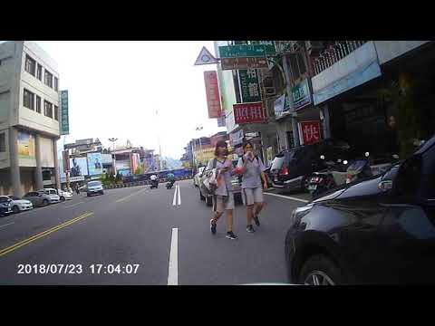 AHH 9389 車道上停車+併排臨時停車+駕駛員不在駕駛座位上