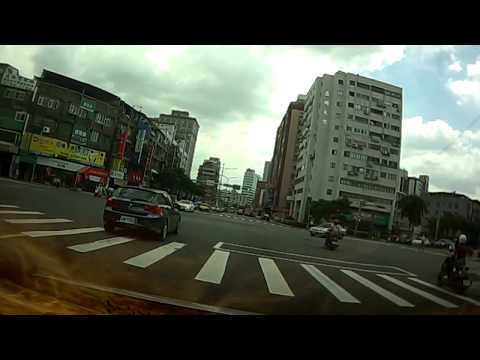 永吉路和忠孝東路六段路口~三寶闖紅燈