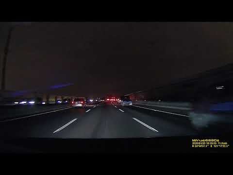 國道二號 不看後照鏡 任意切換車道?