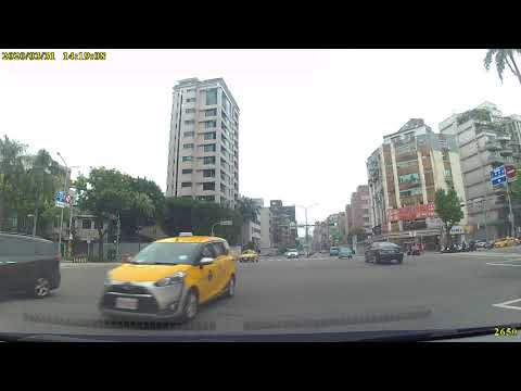 【258-D2】計程車號左轉彎未先駛入內車道