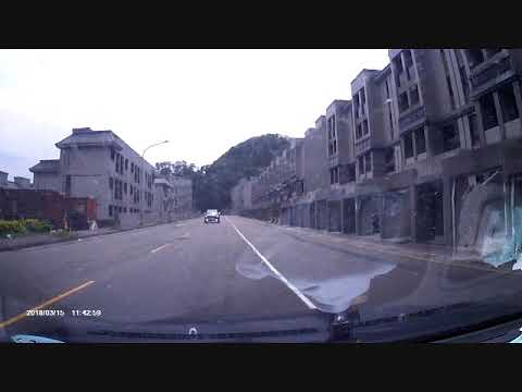 超級大逆向volvo鋼板硬也不能這樣開整條路都是你家 三寶？3寶？