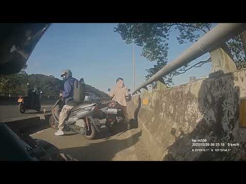 馬路三寶車禍影片汐止北山大橋車禍意外（ 新北市汐止區大同路一段北山大橋
