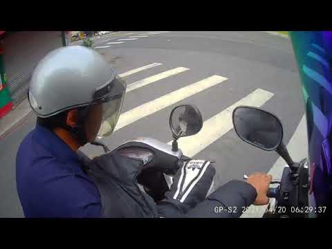 路竹三寶日常 逆向右轉