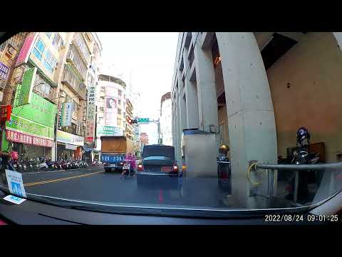 恍神逆向三寶祖師爺，不鳴喇叭就被撞