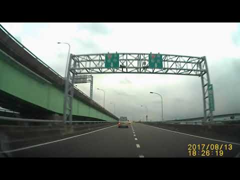 :25:40 台中衛星WISH計程車 變換車道未打方向燈 任意跨越槽線