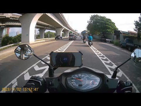 【669-KWV】違規跨越槽化線 (已舉發)