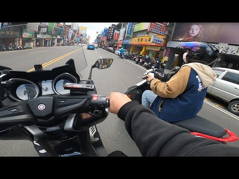 小姐妳如此的讓我心跳加速 不打方向燈手還拿手機 嚇屎我了 ＃三寶 ＃