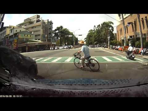 國光路南門路口交通事故