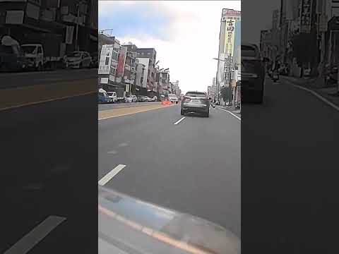 跨越雙白線行駛  結案成立  感謝網友提供  