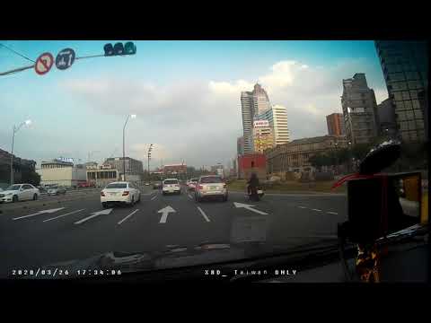 【TDH-9015】計程車號變換車道未依規定使用方向燈