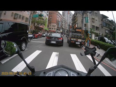 【RDB-8767】路口十公尺內臨時停車 (已舉發)