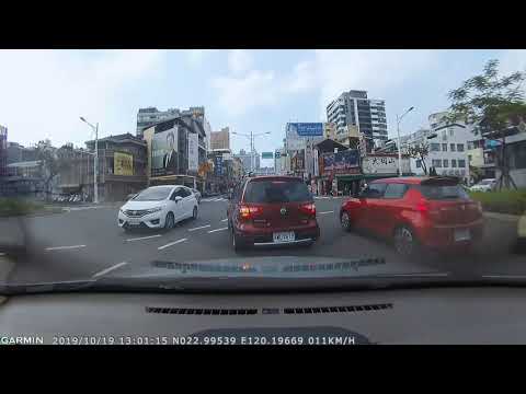 哪裡來的想法？從最外側左轉？打雙黃燈左轉？｜