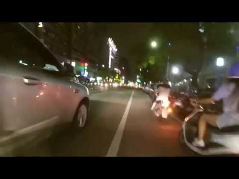 三寶違規紅燈右轉