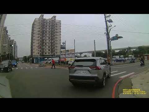 FILE230 135459F0 未依規定使用方向燈 traffic violation 〈Pelanggaran lalu lintas〉 交通違反 〔vi phạm giao thông〕