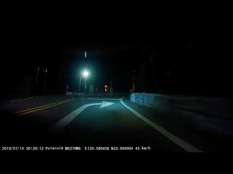 三寶小貨車轉彎吃對向