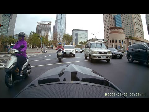 【G73-100】安全帽未繫上 (已舉發)