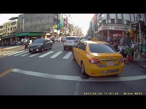 【723-F5】1707計程車你在幹麻？誰準你要插隊就插的..