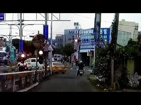 運將以為被通緝 見警踩油門落跑 白挨4張罰單