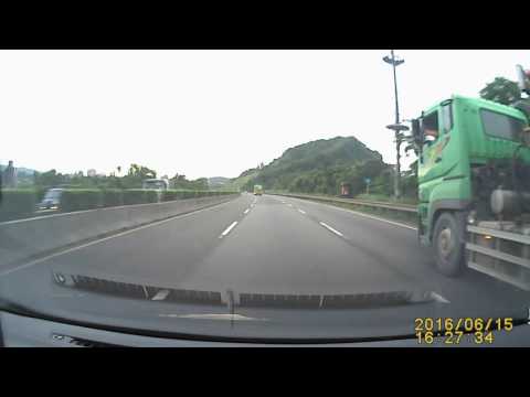 16:27 國道一號南下7.3公里 15-H3 砂石車違規變換車道