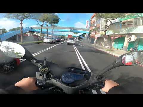 你都闖紅燈了 還好意思按別人喇叭  