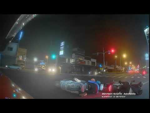 台南中正南路闖紅燈三寶