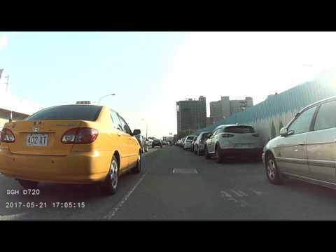 【402-XT】台中市南區建國北路中山醫院前  計程車 違規變換車道